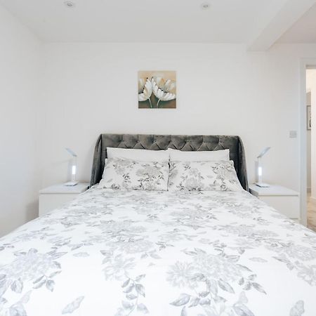 Contemporary Two Bedroom Duplex - Secluded Residence With Parking In A Prime Central Location Μπόρνμουθ Εξωτερικό φωτογραφία