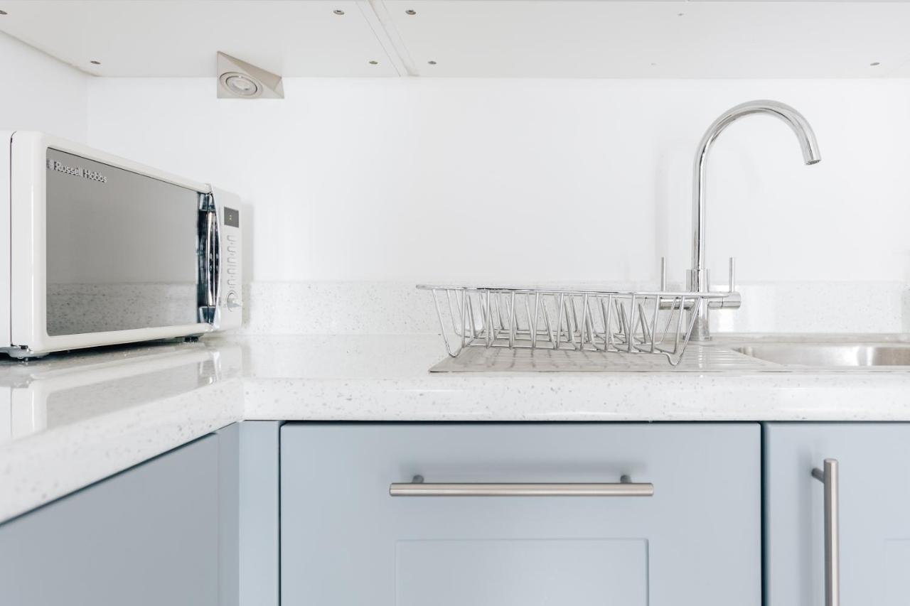 Contemporary Two Bedroom Duplex - Secluded Residence With Parking In A Prime Central Location Μπόρνμουθ Εξωτερικό φωτογραφία