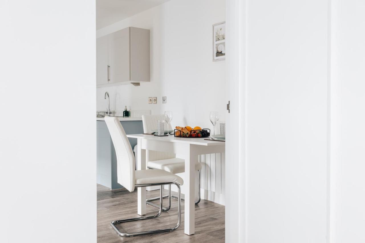 Contemporary Two Bedroom Duplex - Secluded Residence With Parking In A Prime Central Location Μπόρνμουθ Εξωτερικό φωτογραφία