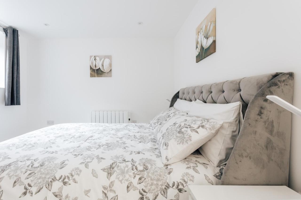 Contemporary Two Bedroom Duplex - Secluded Residence With Parking In A Prime Central Location Μπόρνμουθ Εξωτερικό φωτογραφία